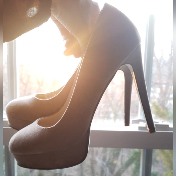 Forever 21 Shoes - Tan Suede Heels